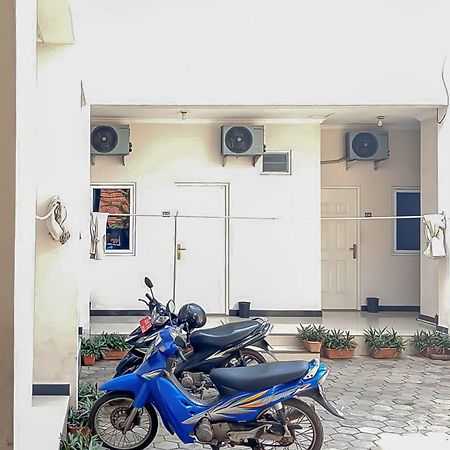 Waringin Guest House Tegal Mitra Reddoorz Eksteriør billede